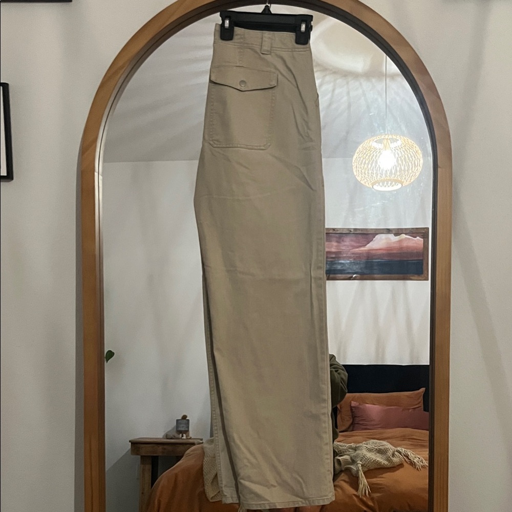 Universal Thread Women's Tan Cargo Pants